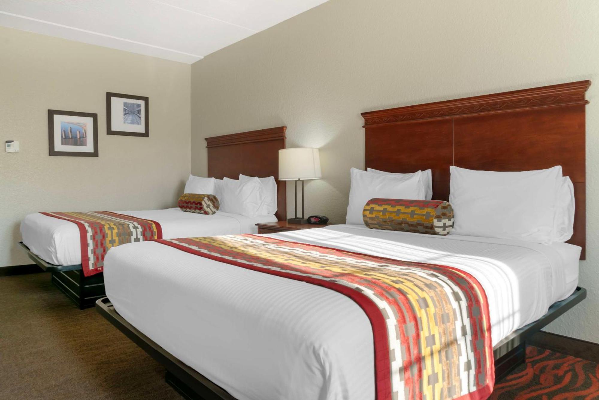 Best Western Executive Inn & Suites Grand Rapids Exterior photo