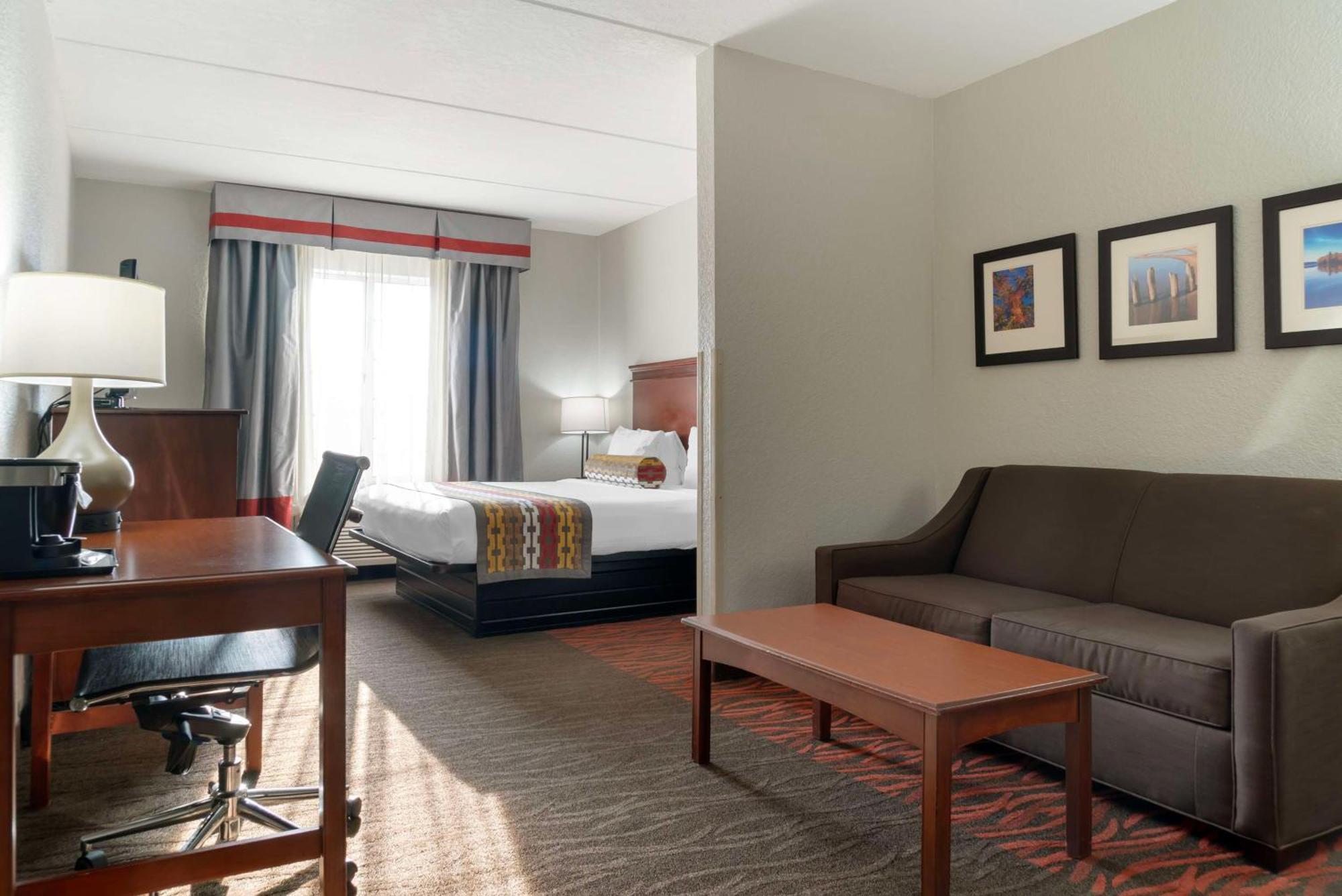 Best Western Executive Inn & Suites Grand Rapids Exterior photo