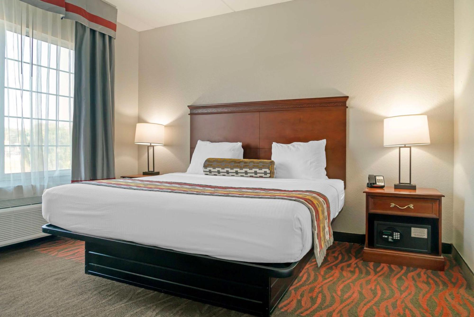 Best Western Executive Inn & Suites Grand Rapids Exterior photo